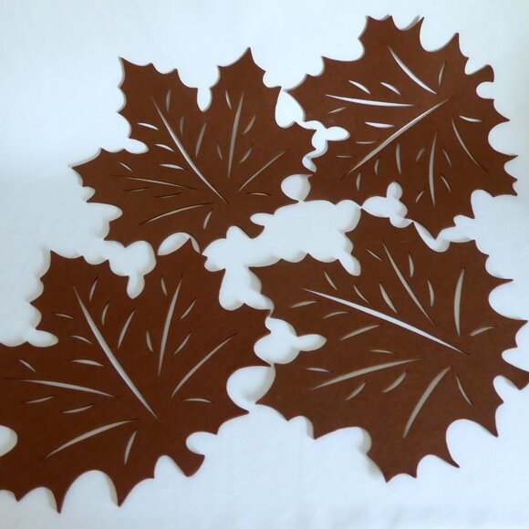 NEW MAPLE LEAF SHAPED THICK BROWN FELT PLACEMATS FALL DECORATIVE ACCENTS SET - Picture 1 of 5